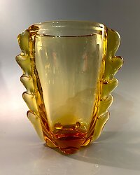 Whitefriars Glass. E416